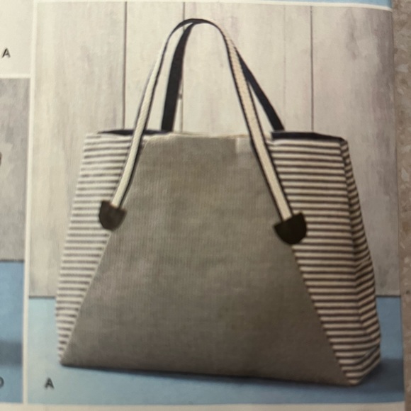 HANDMADE CANVAS Tote - perfect for the beach, YARD TOOLS, LOGS, one of a kind! - Picture 3 of 13